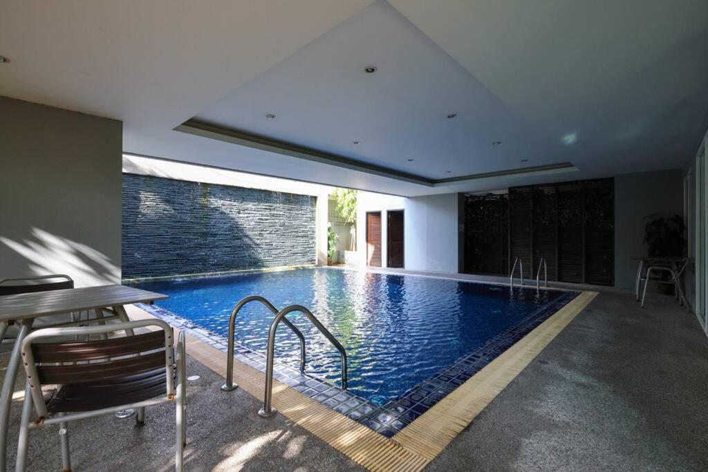 Appartamento Luxury Living In Heart Of Nimman Chiang Mai Esterno foto
