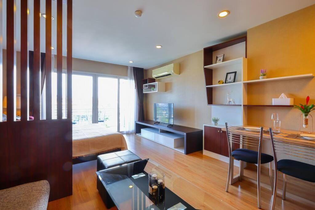 Appartamento Luxury Living In Heart Of Nimman Chiang Mai Esterno foto