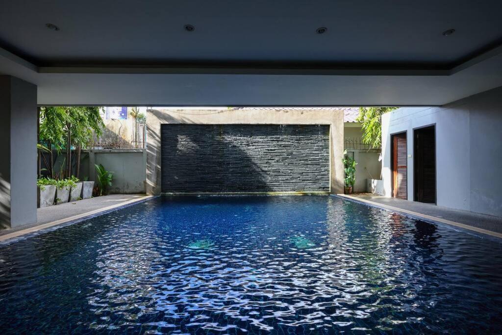 Appartamento Luxury Living In Heart Of Nimman Chiang Mai Esterno foto