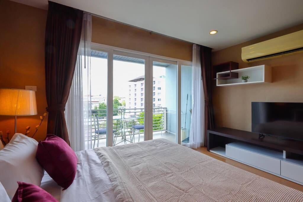 Appartamento Luxury Living In Heart Of Nimman Chiang Mai Esterno foto