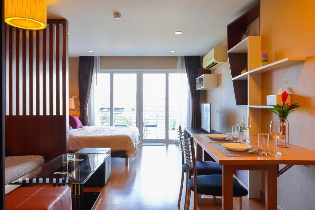 Appartamento Luxury Living In Heart Of Nimman Chiang Mai Esterno foto