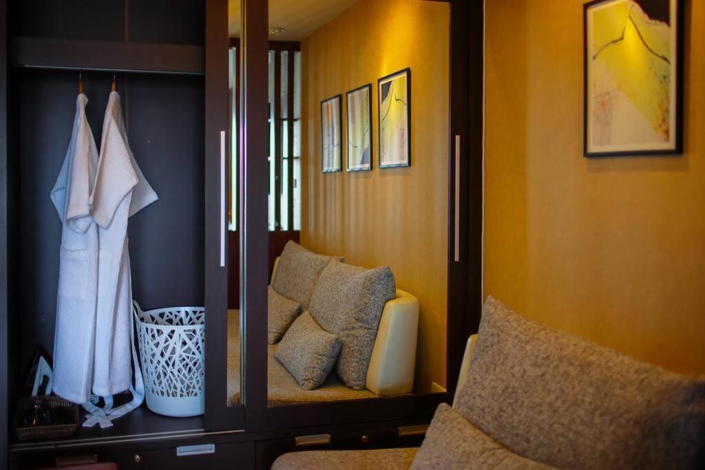 Appartamento Luxury Living In Heart Of Nimman Chiang Mai Esterno foto